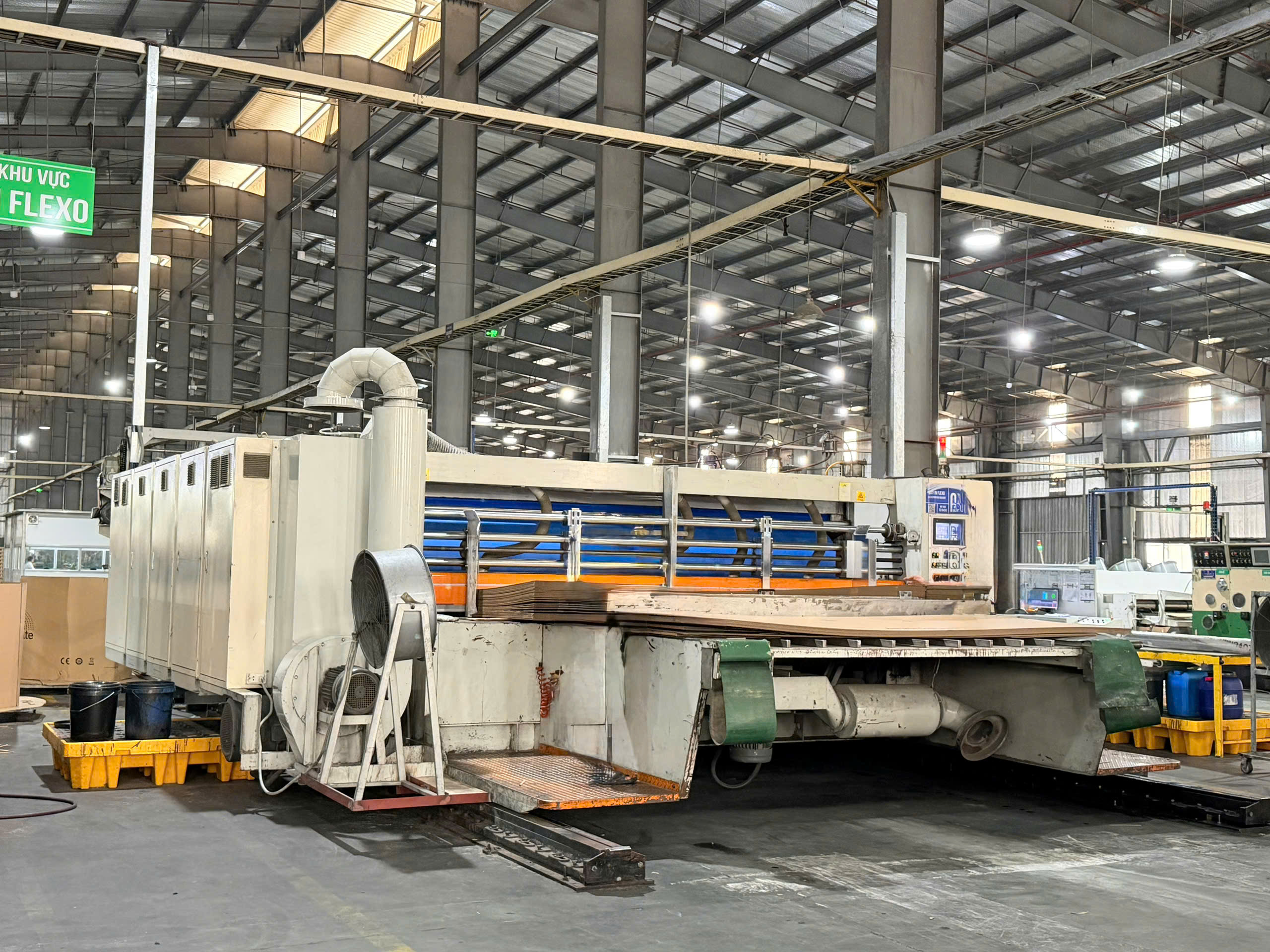 Hệ thống in Flexo 7 màu - Xử lý 300 tấm/phút với độ chính xác cao tại Tiến Thành A&E